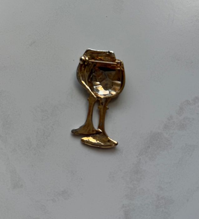 Broszka w kaztałcie kieliszków do wina vintage srebrna złota