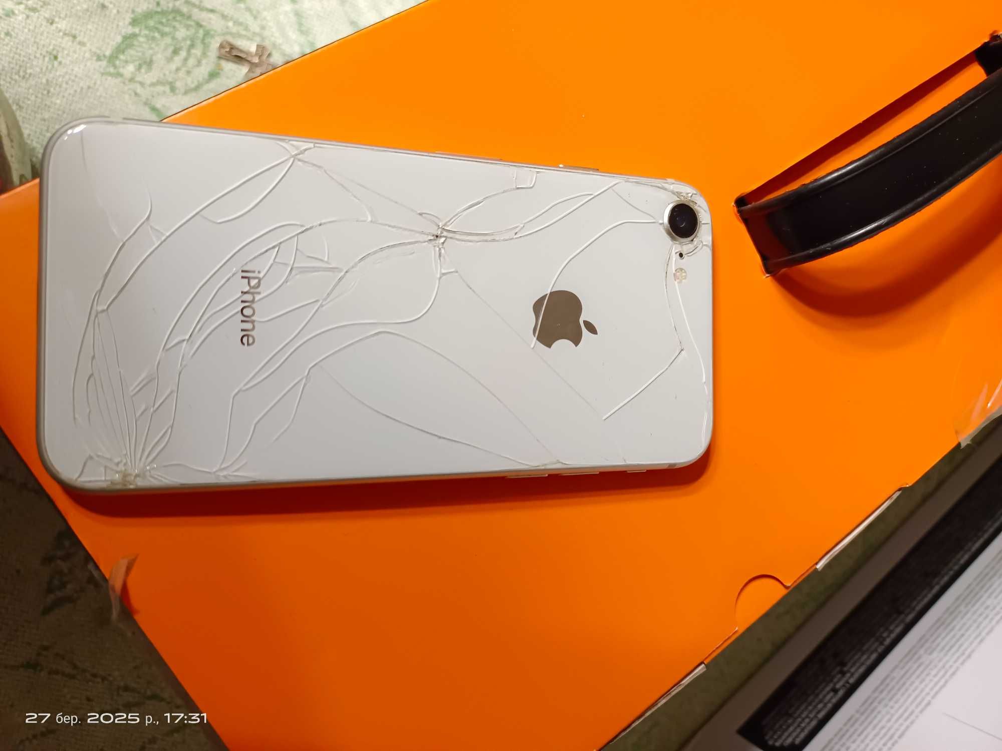 Apple iPhone 8 64gb под r-sim.