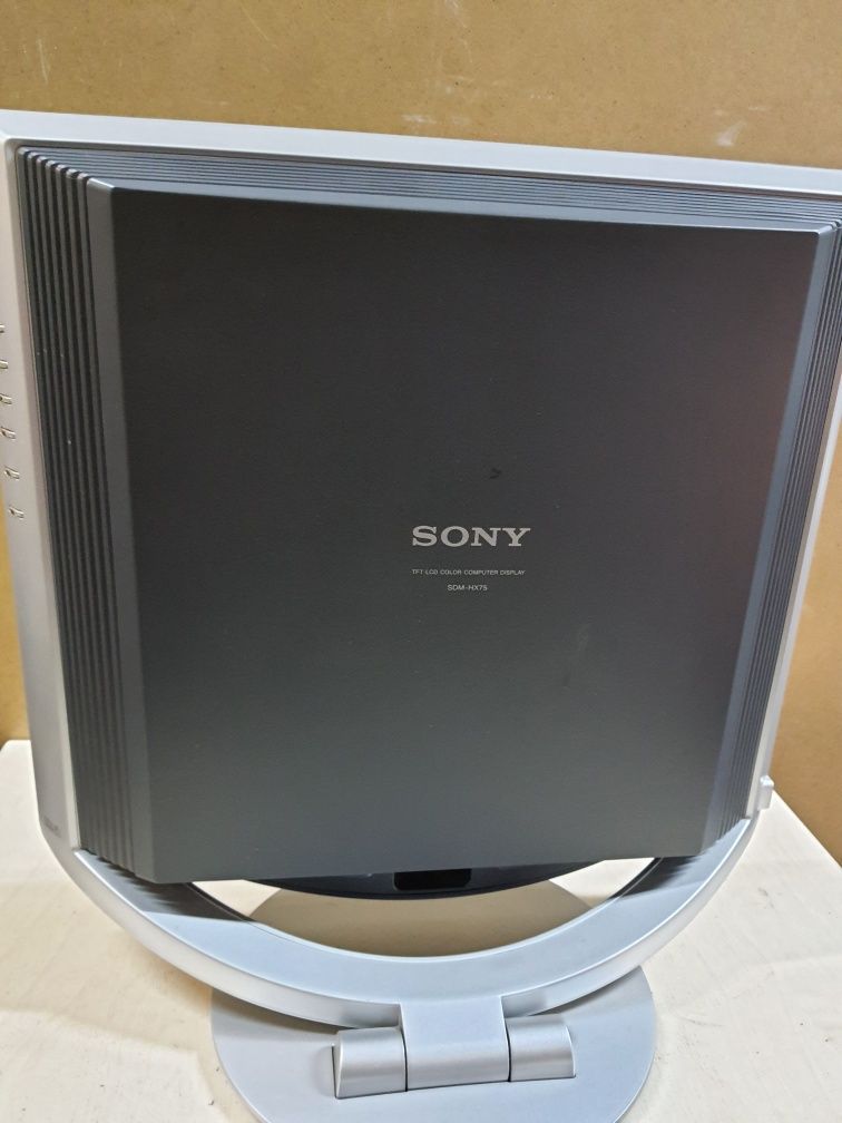 Монітор 17 ' Sony sdm nh 75