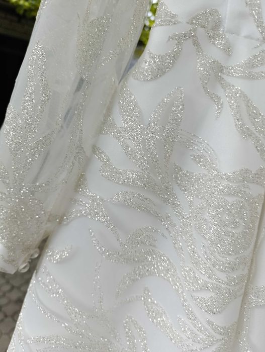 Весільна сукня і фата