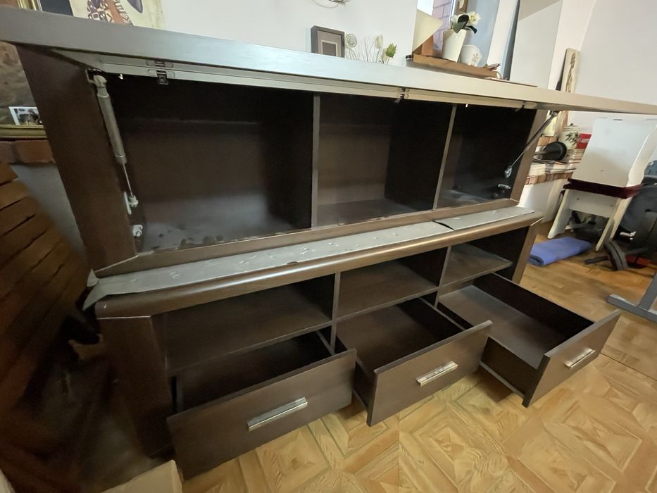 Meble używane -szafka rtv i wisząca