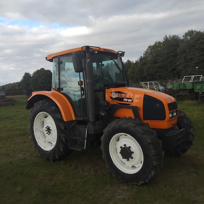 Renault ares 556 RZ z turem