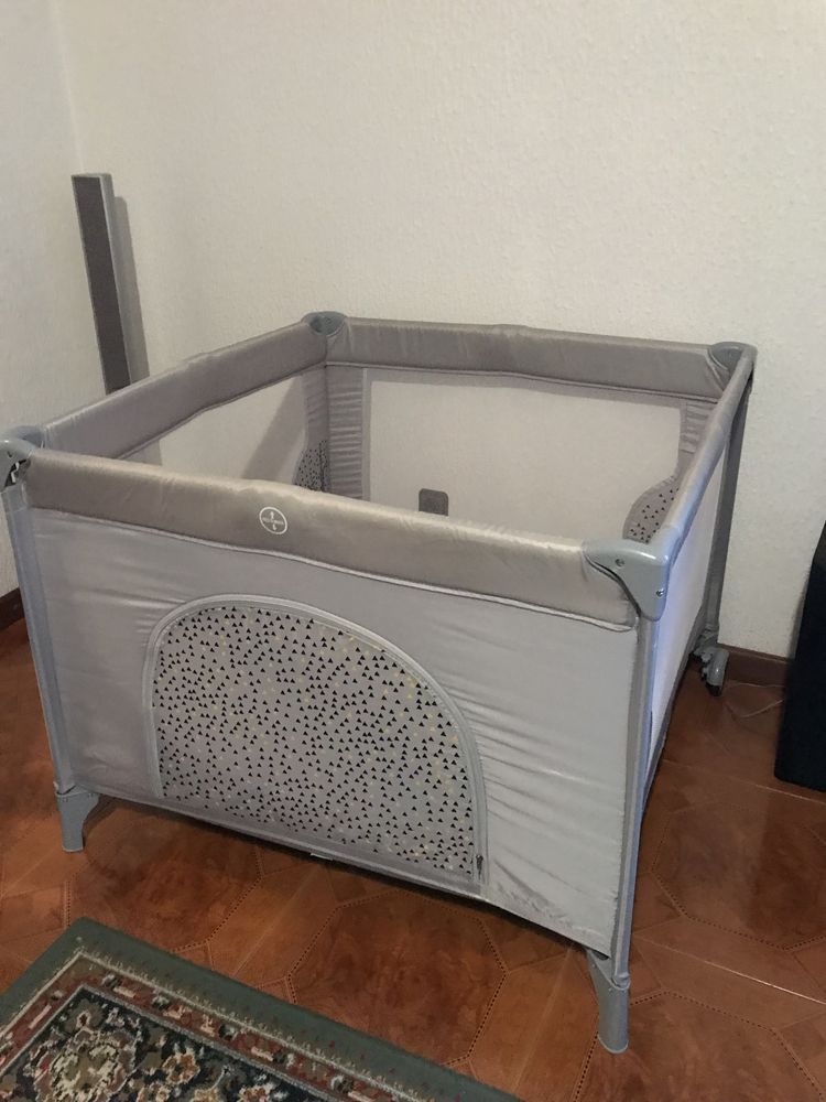 Parque infantil asalvo igual a novo
