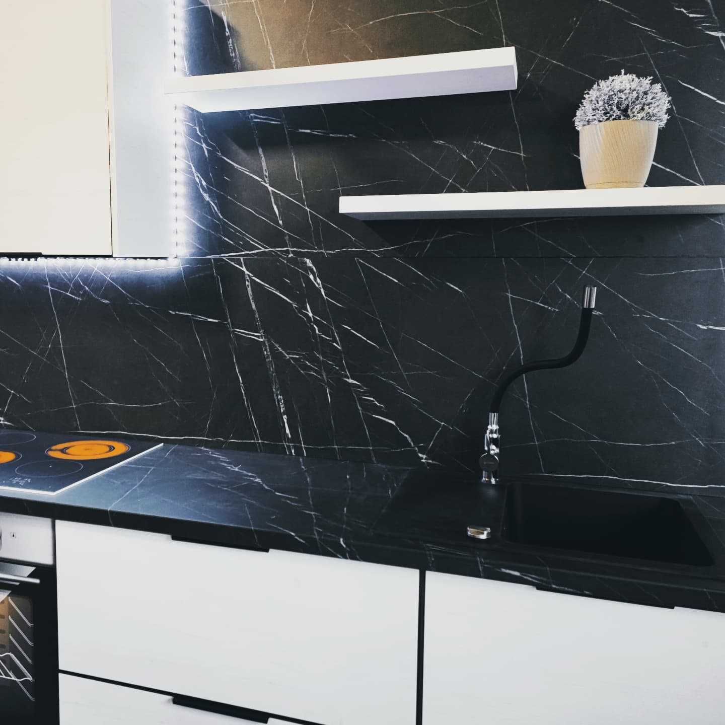 Piękna Kuchnia z Ekspozycji 264 cm Kolor Sosna Andersen/ Obrzeże Black