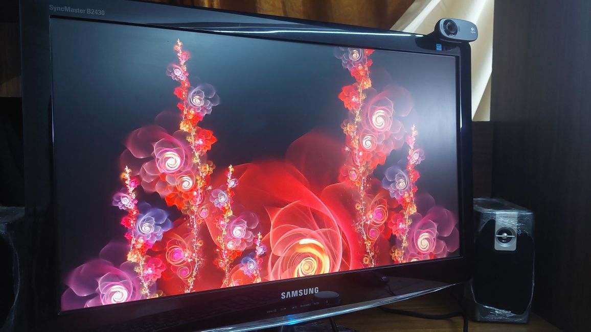 Монитор Samsung сочные цвета