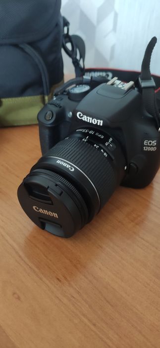 Aparat canon 1200D + torba, karta 16gb