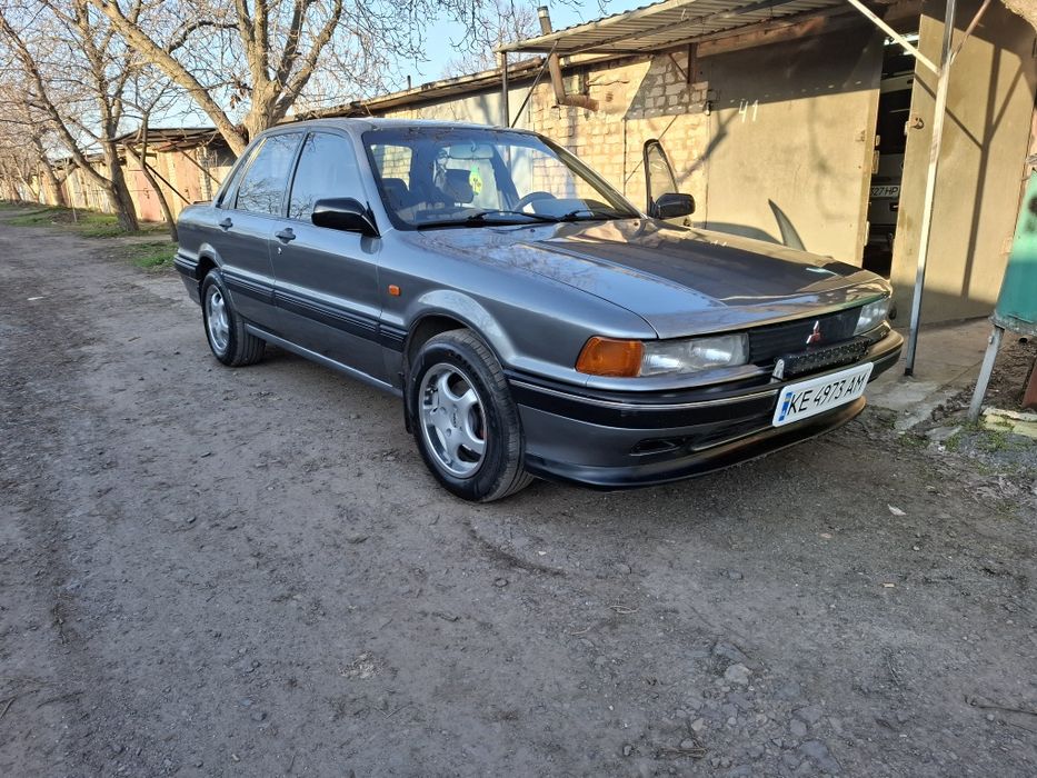 Mitsubishi galant 6