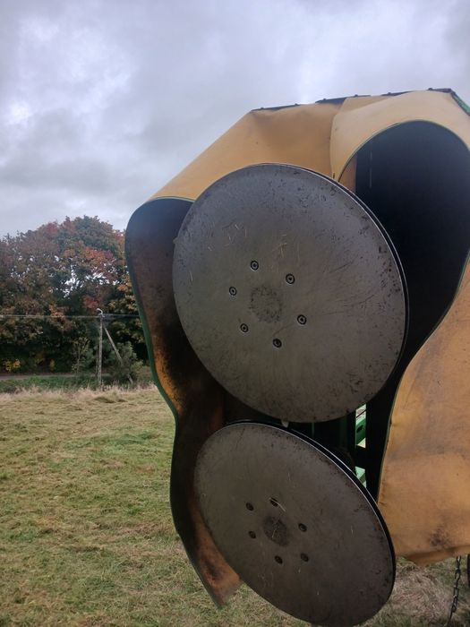 Kosiarka rotacyjna hydraulicznie składana 185