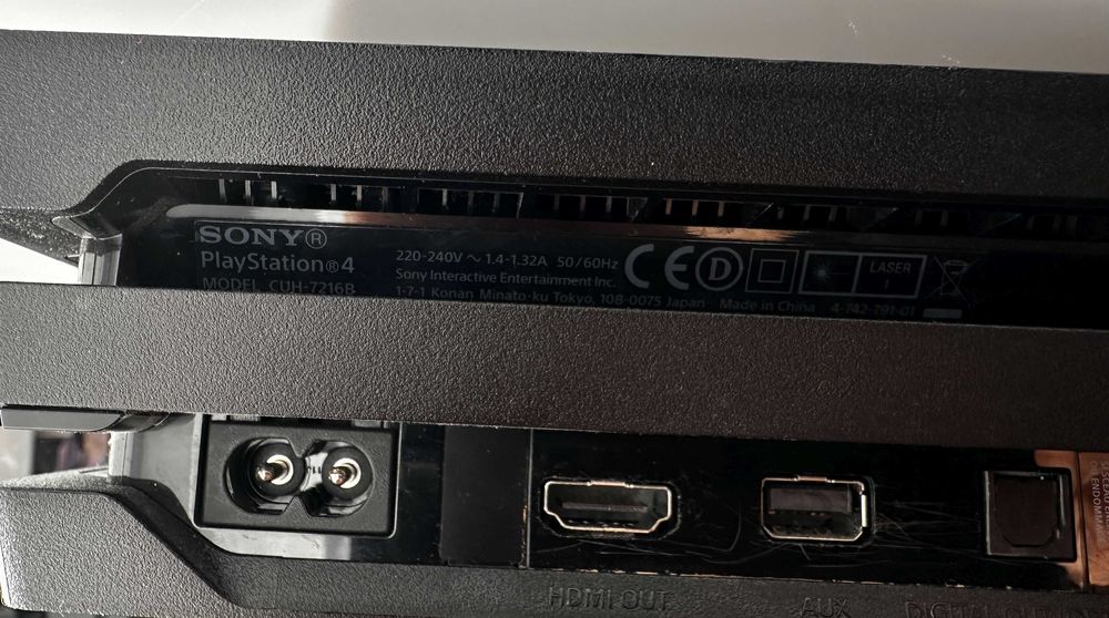 Zadbana Konsola PS4 Pro 1TB CUH-7216B 2xPad 5xGra Fifa GTA V Mechanic