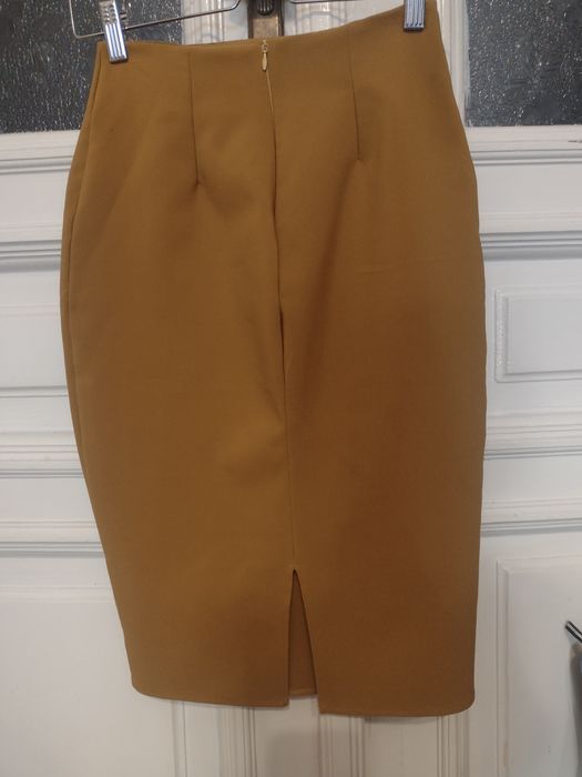 Ołówkowa spódnica r. 34 musztardowa