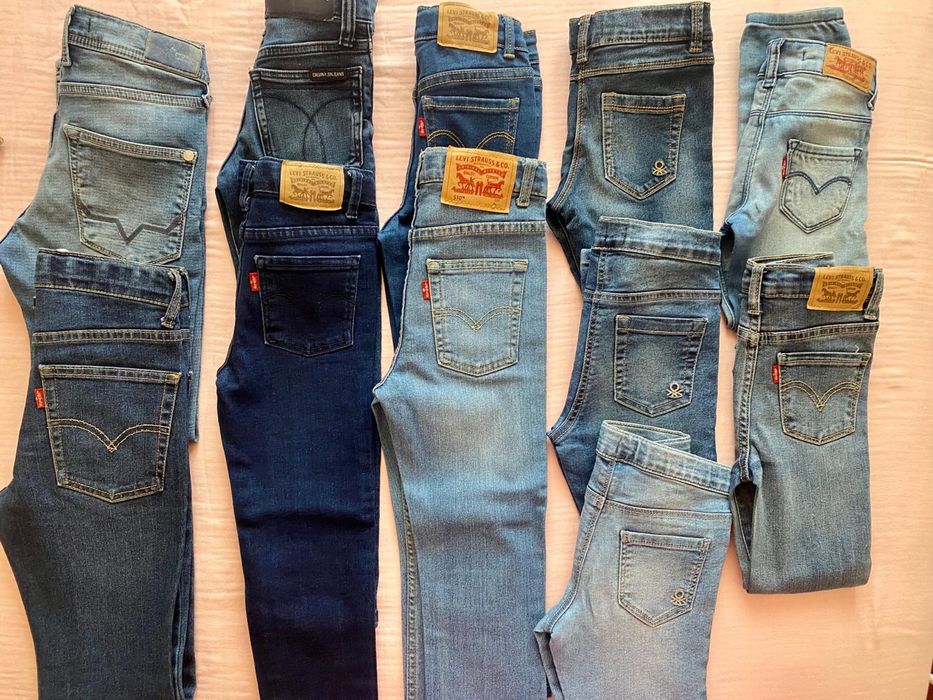 Varias pecas de roupa para rapaz