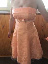 Платье персикового цвета