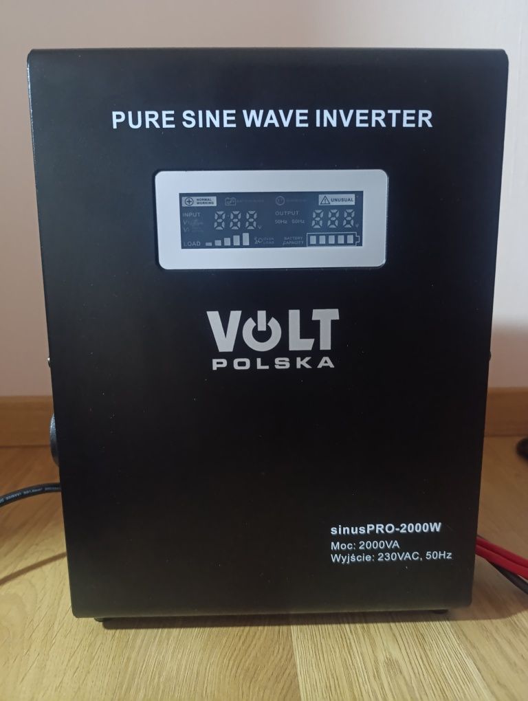 Гібридний ДБЖ/інвертор Volt Polska SINUS PRO 2000 W 24/230V 1400/2000W