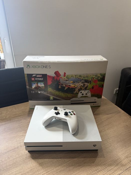Xbox one s 1TB pad , fifa 19 , okablowanie