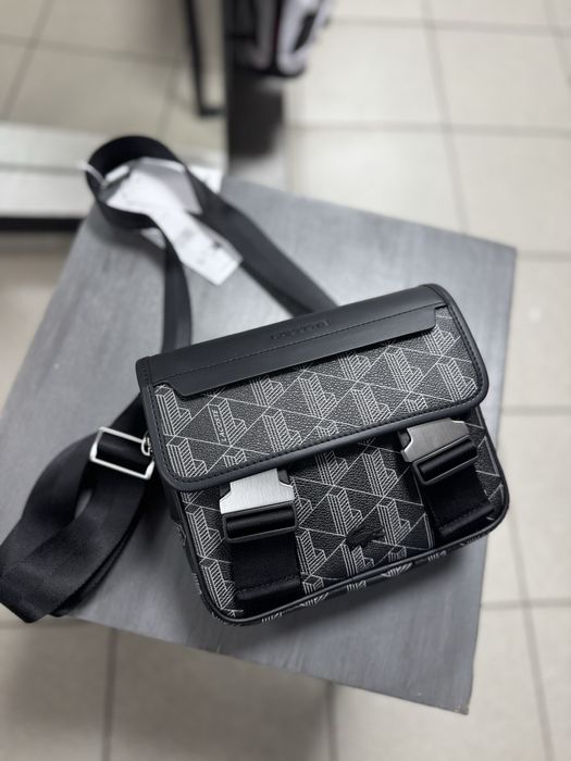 Сумка lacoste The Blend Clip Flap Satchel monogram оригінал