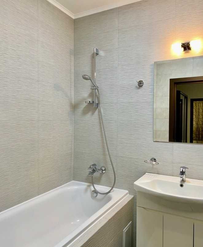Без %. Центр. 3-кім. 140м2 м. Печерська. вул. Коновальця 36в