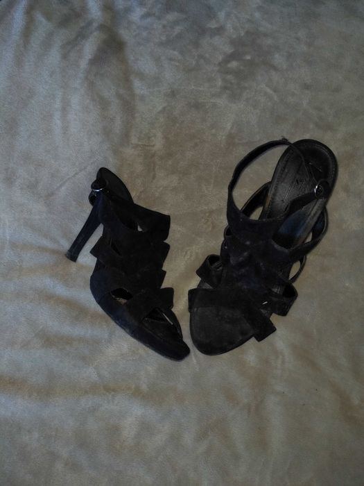 2€ Sapatos Senhora Nº38 - Em excelente estado!