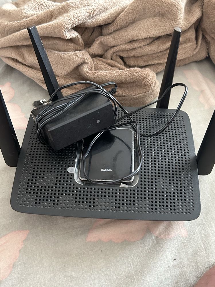 Роутер Linksys EA8300
