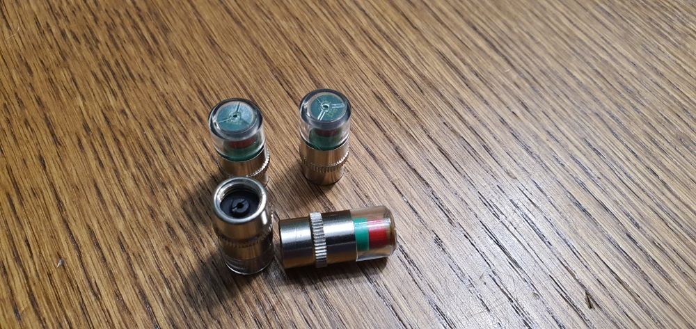 Wentyle z miernikiem ciśnienia