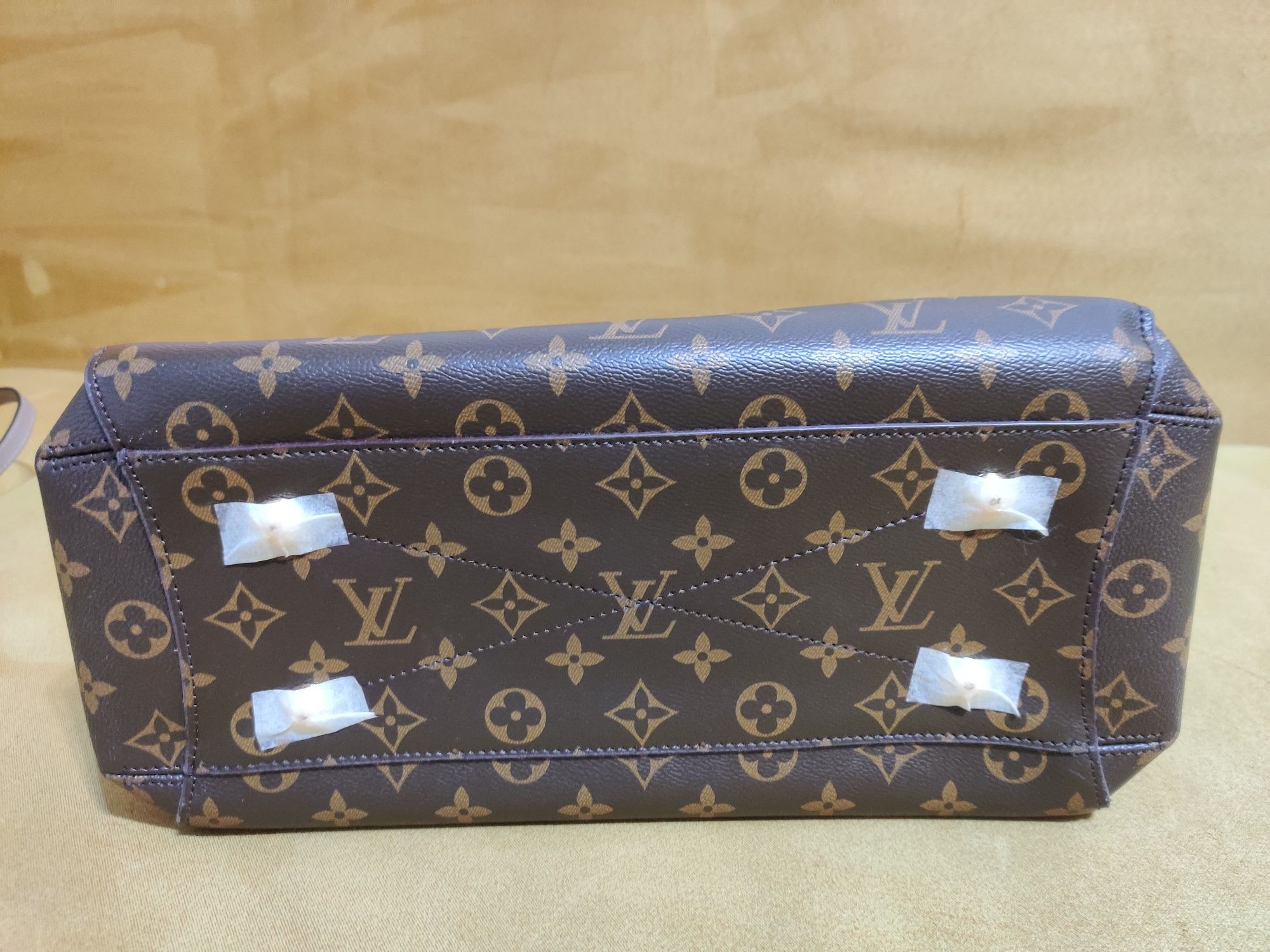 Cумка Louis Vuitton