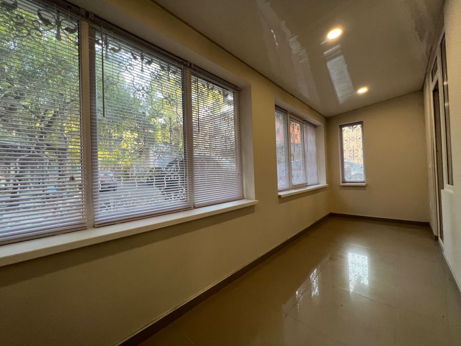 Снимите двухкомнатную квартиру в Центре, проспект Дмитра Яворницького