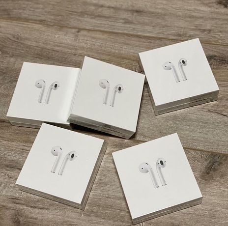 Original Apple AirPods 2 with charging case