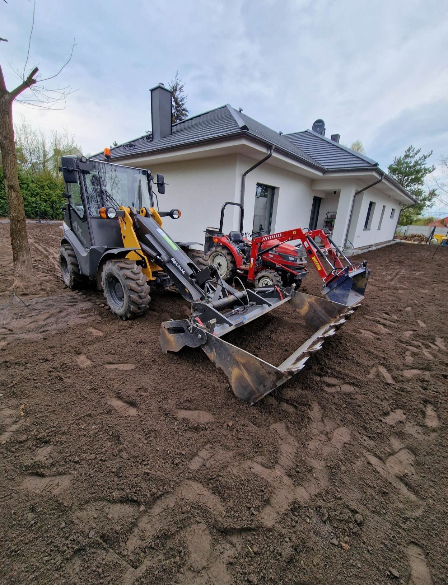 Zakładanie ogrodów, trawników, nawadnianie, ziemia