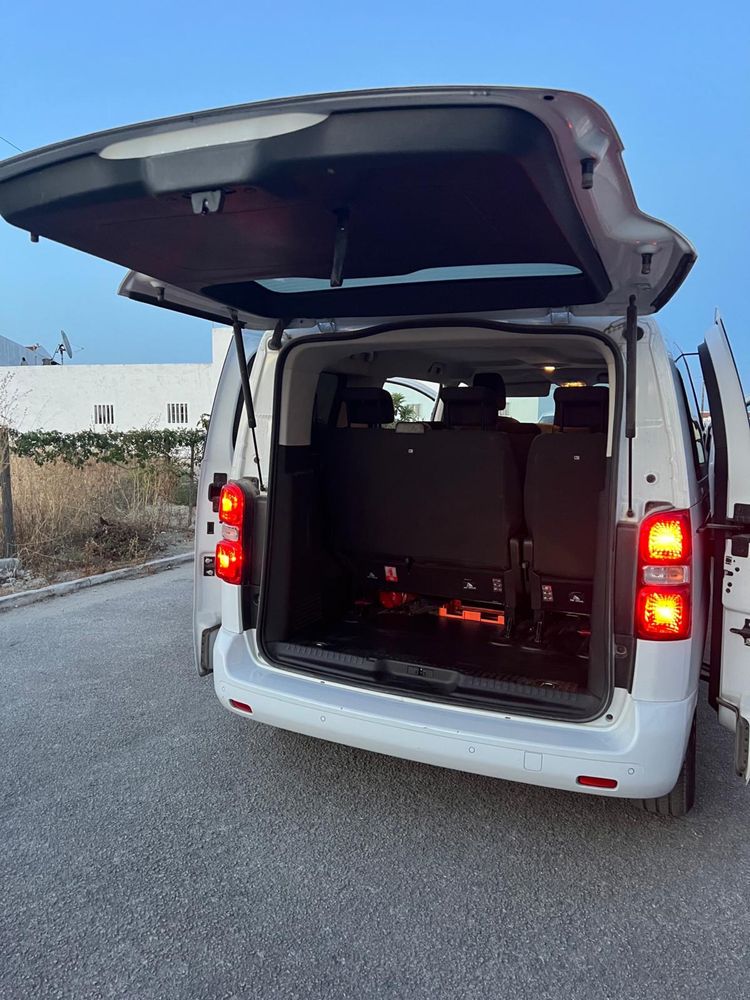 Toyota proace de 9 lugares homolgada para transportes de crianças