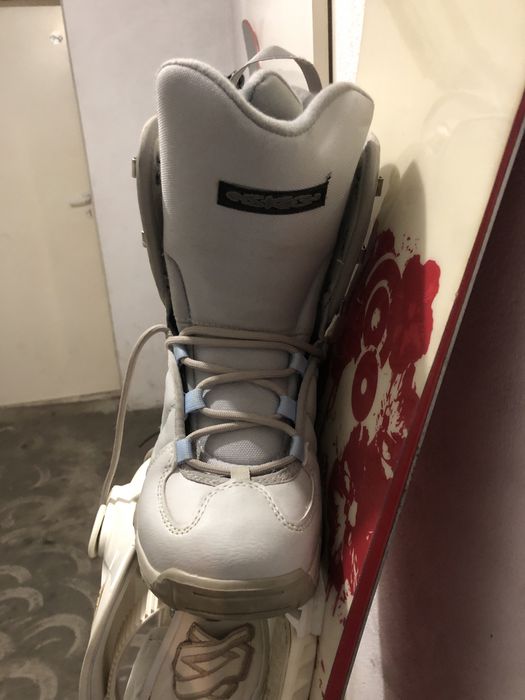 Sprzedam deskę i buty do snowboardu
