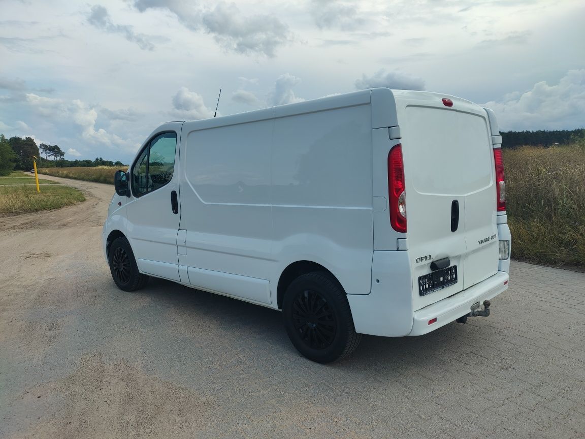 Opel Vivaro 2.0 CDTi 101 KM 2012 Trafic Primastar