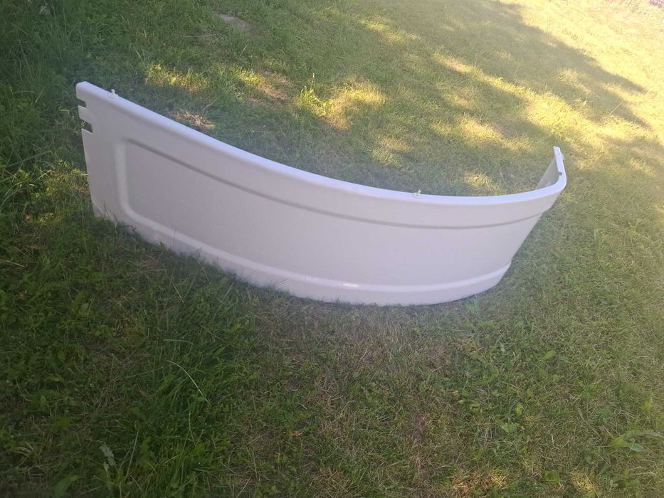 Wanna akrylowa z obudową,bardzo krótko używana.