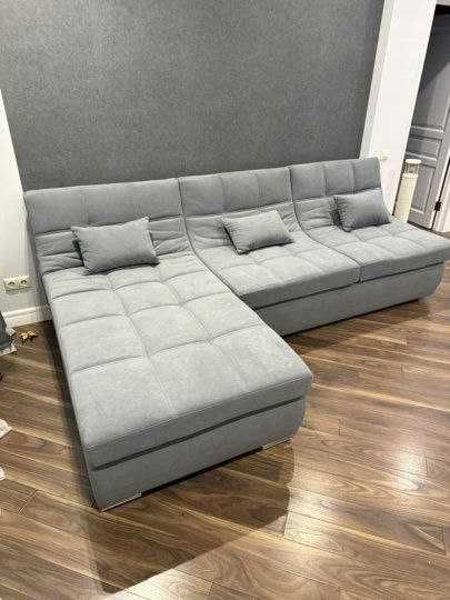 Сірий кутовий диван