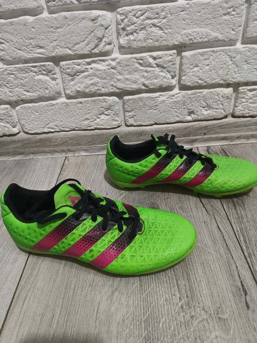 Бутсы для футболистов