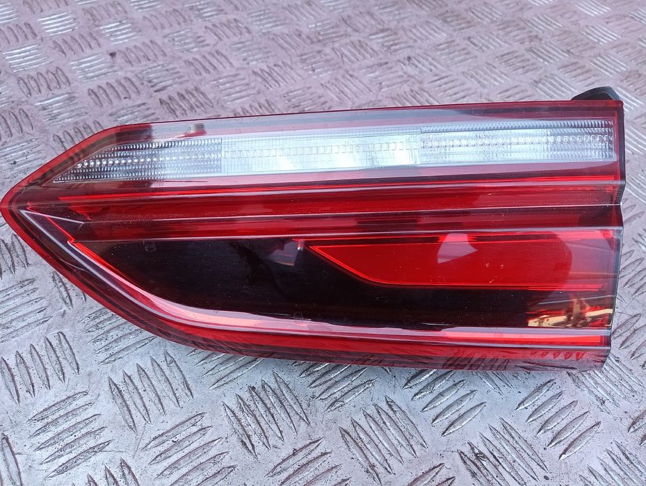 Фонарь стоп лівий Touareg CR багажник Туарег ЦР фара ліва задня ляда