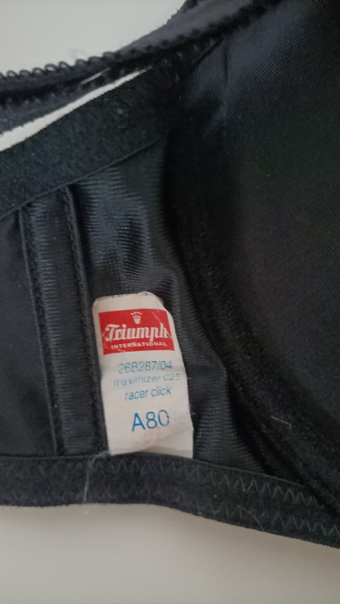 Biustonosz zapinany z przodu Triumph 80A