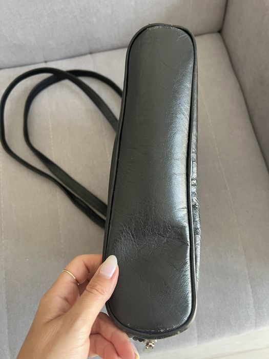 Czarna skórzana torebka na ramię trzy komory pojemna