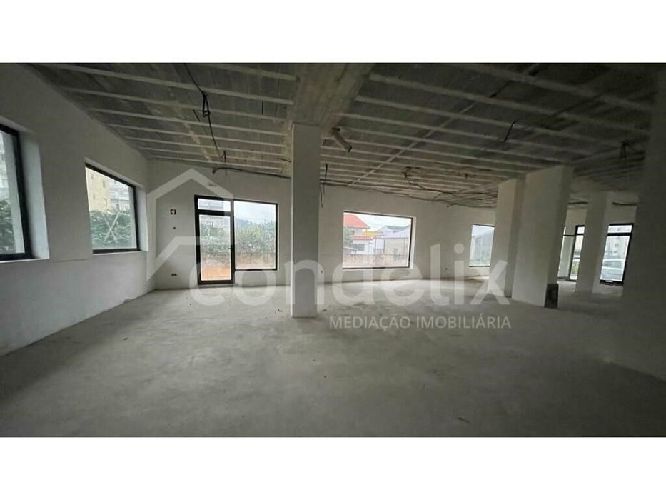 Espaço comercial para venda em Baltar, Paredes
