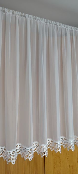 Nowa biała firanka z gipiurą 140 x 118 cm