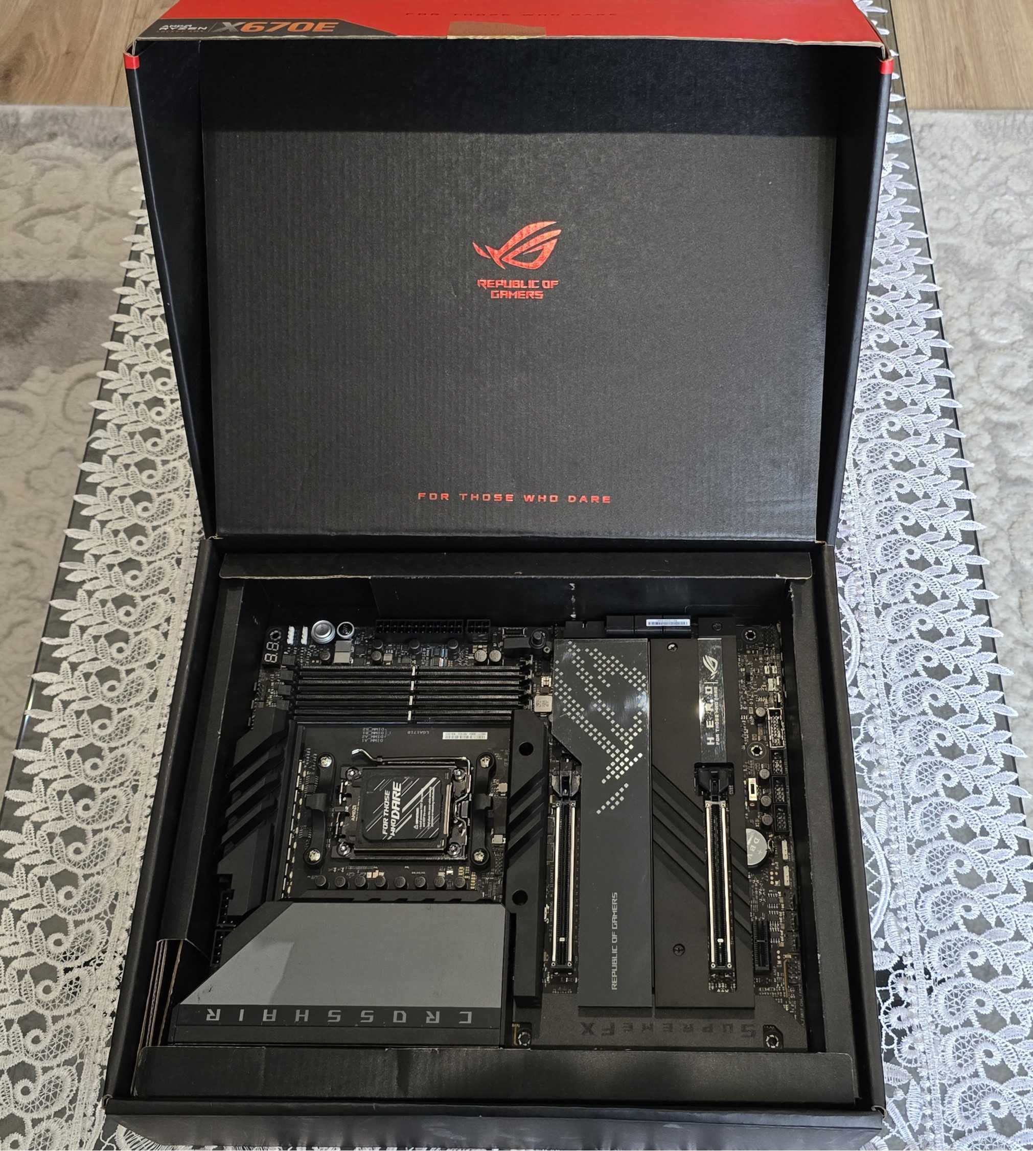 Płyta główna Asus ROG CROSSHAIR X670E HERO | AM5, PCIe 5.0, DDR5