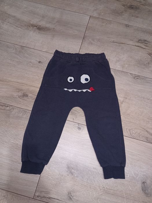 Spodnie dresowe Smyk r 98