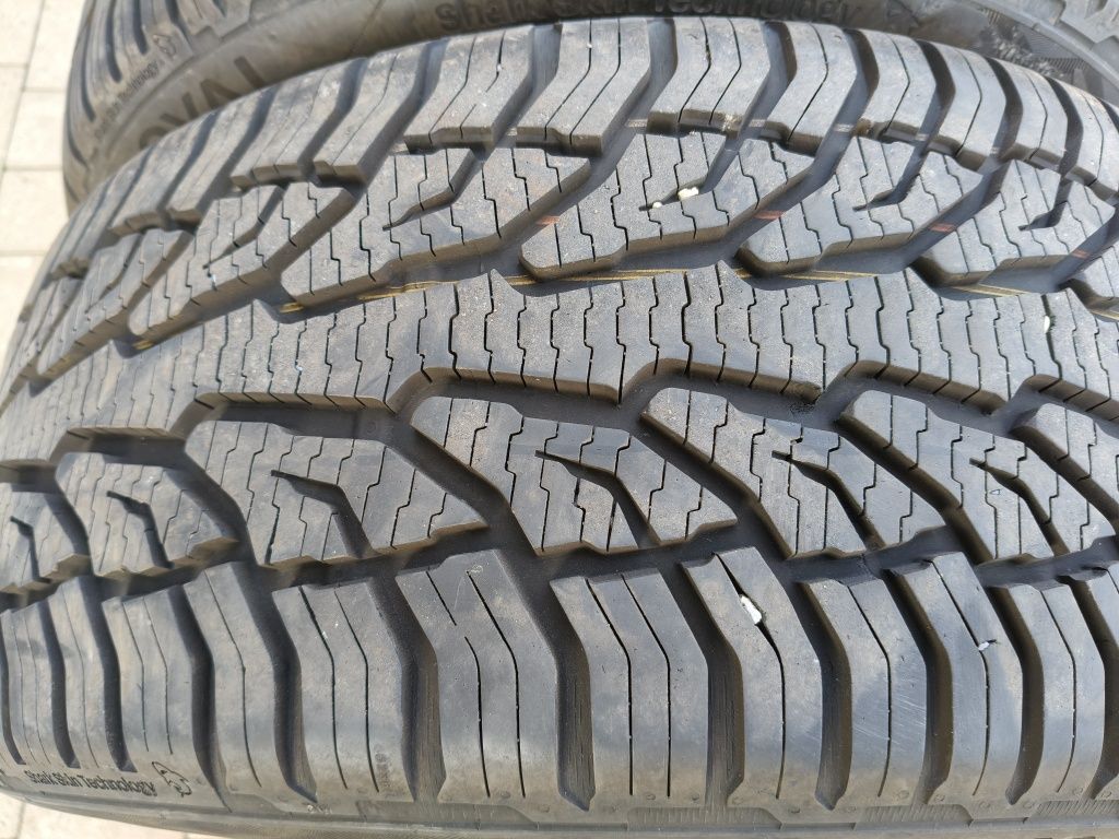 Opony Uniroyal 2szt jak Nowe 235/45/17 Opony Całoroczne
