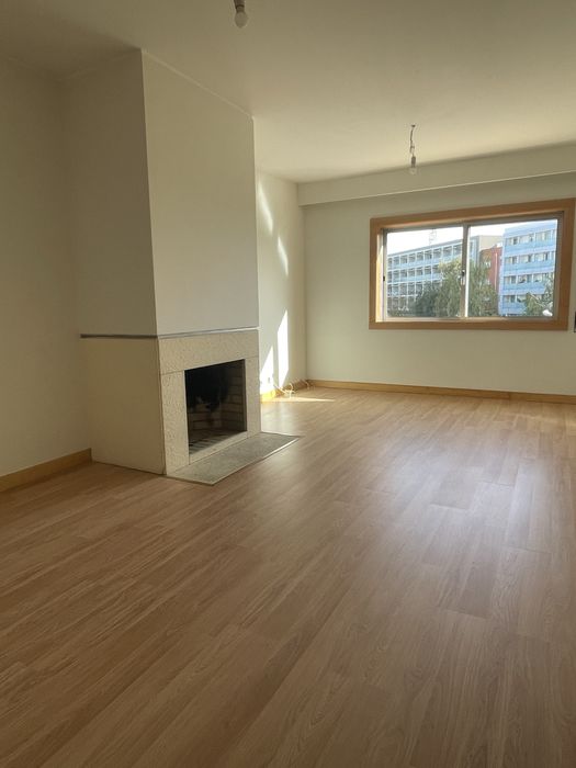 Apartamento T1 + 1 Pedrouços (a 2km H.S.João)