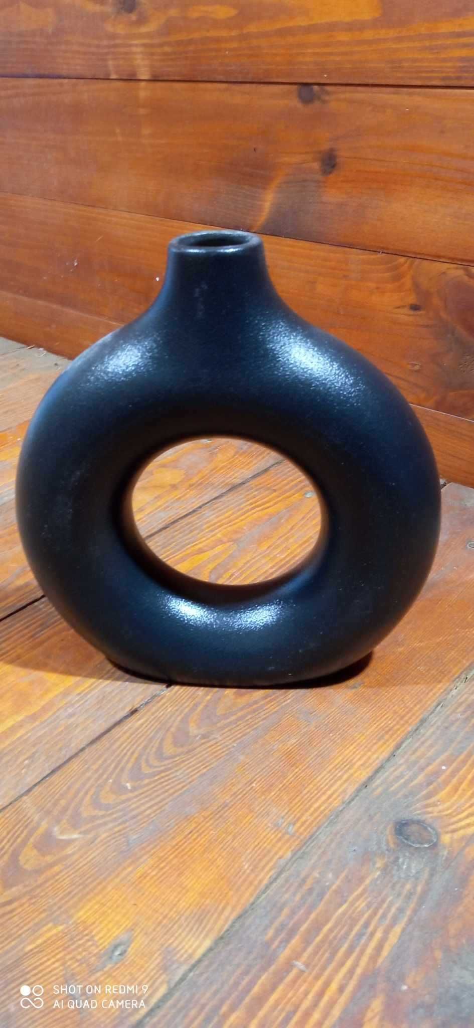 Nowoczesny wazonik czarny okrąg 20x20cm