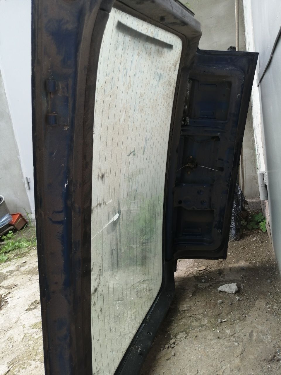 Продам заднюю Ляду на Опель Век А хечбек