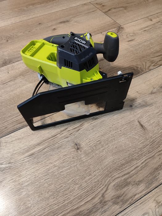 Akumulatorowa Piła Tarczowa RYOBI 18 V 150mm, rok 2023.

Stan