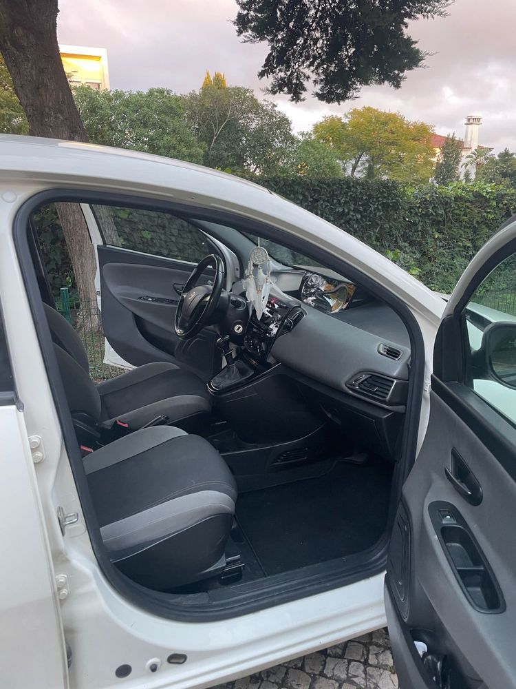 Lancia Ypsilon 1.2 Gasolina