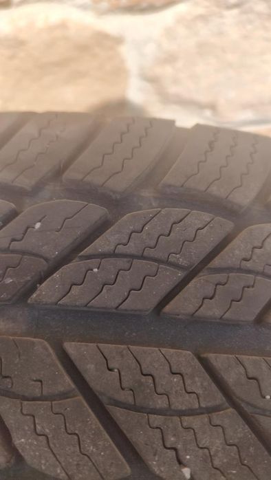 Sprzedam opony z felgami i kołpakami 185/65 R15 4x100