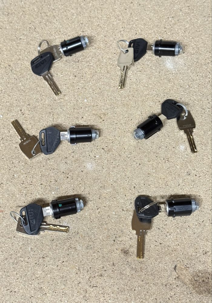 Fechadura GIVI com 2 chaves