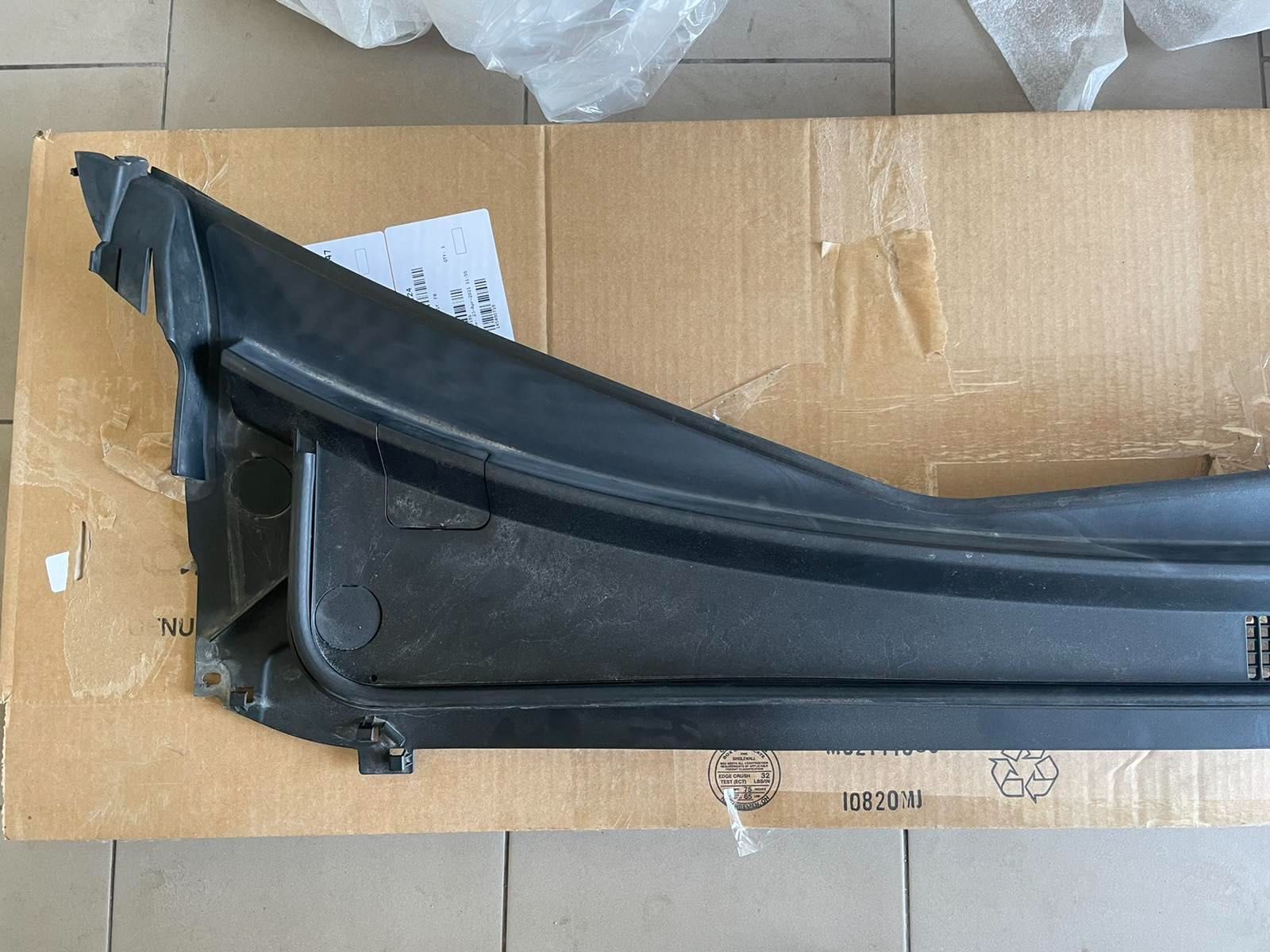 Накладка под лобовое стекло Acura MDX (Жабо) (74200-STX-A00)