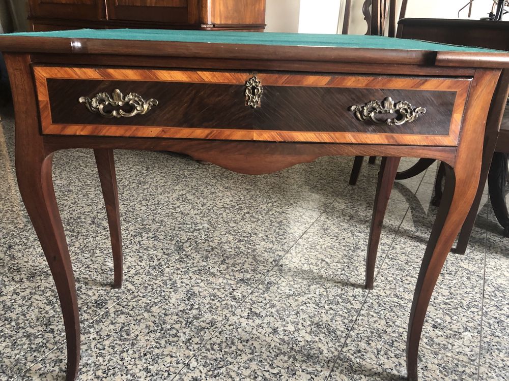 Mesa de jogo antiga